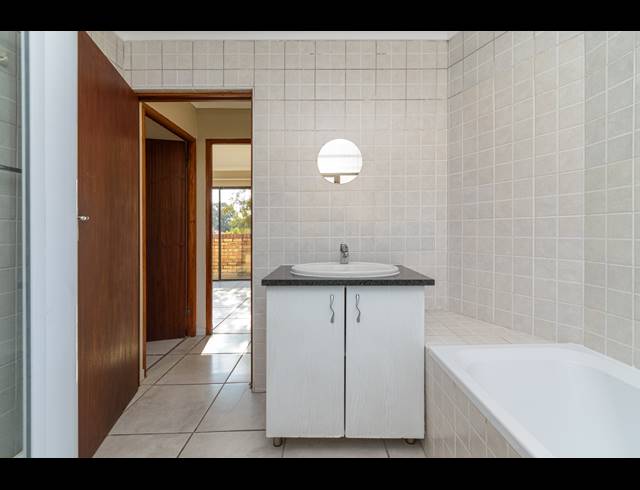2 BEDROOM APARTMENT TO LET IN KENGIES